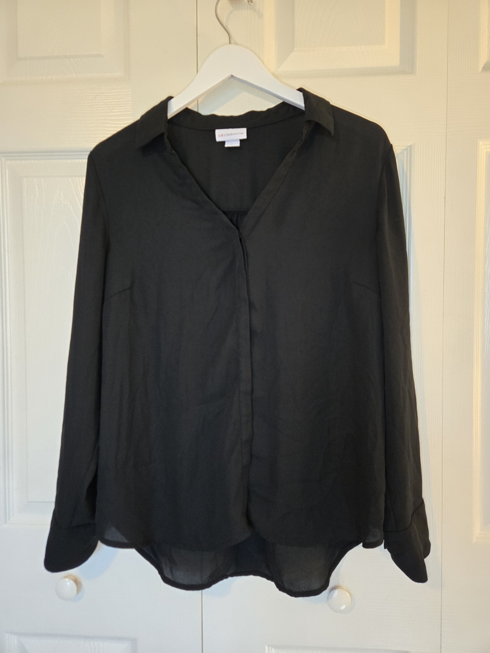 Liz Claiborne Black Button-Down Long-Sleeve Shirt